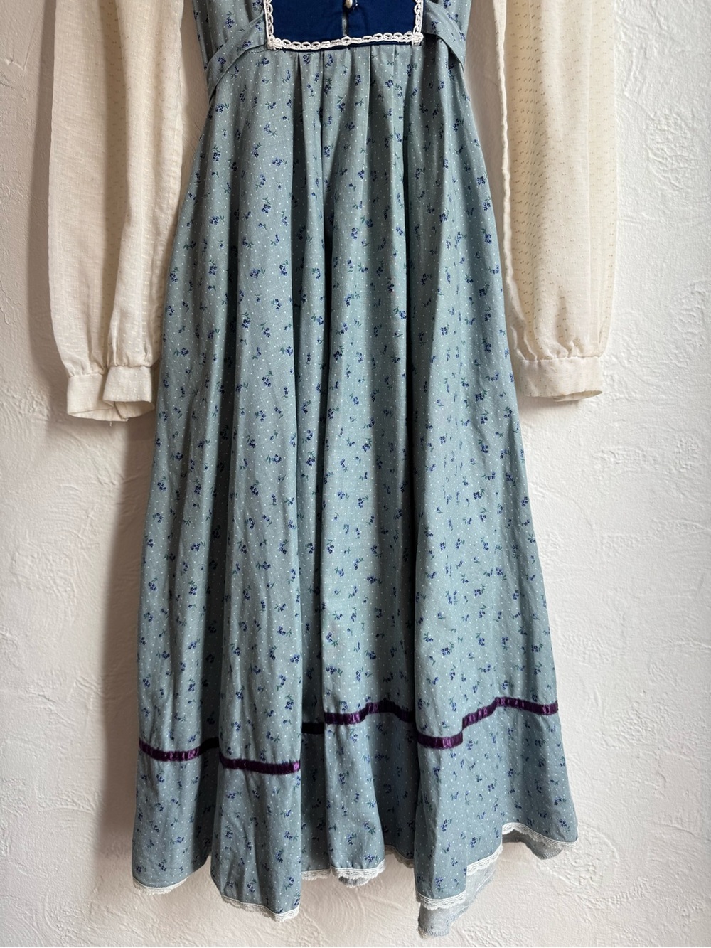Vintage 1970s by Jessica Blue Calico Prairie Midi Dress with Contrasting Bodice - Picture 3 of 9